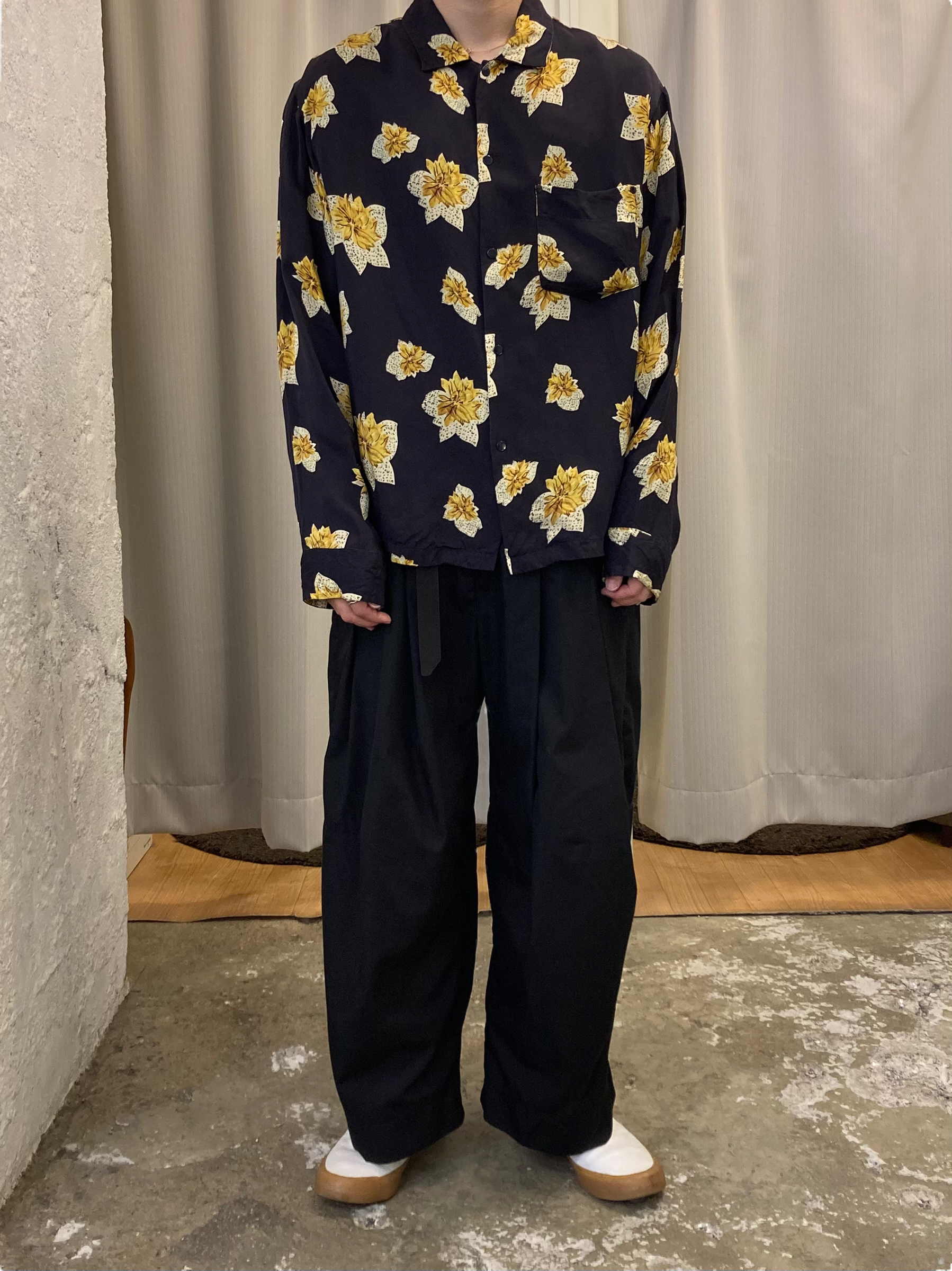 toga virilis 花柄シャツ